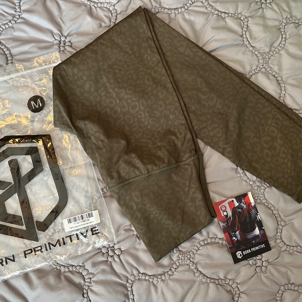 Born Primitive Fierce Legging Dark Green Leopard